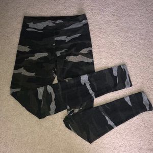 Garage camo leggings